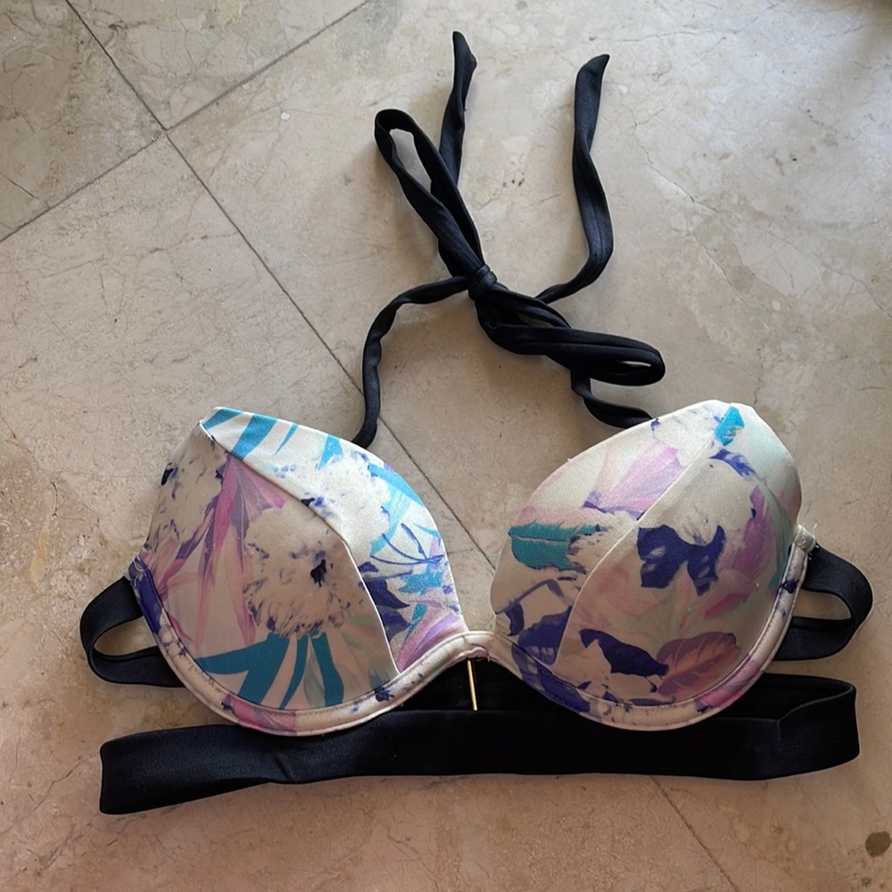 Push up VS bikini top